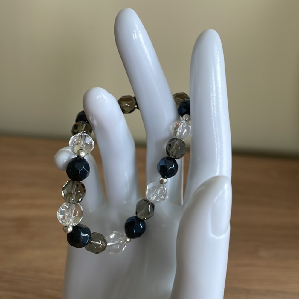 HAND CRAFTED BEADED STRETCHY BRACELET Black Gray Clear Silver Statement Jewelry - Picture 6 of 13